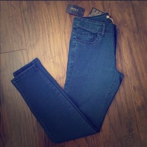 NWT skinny ankle blue jeans